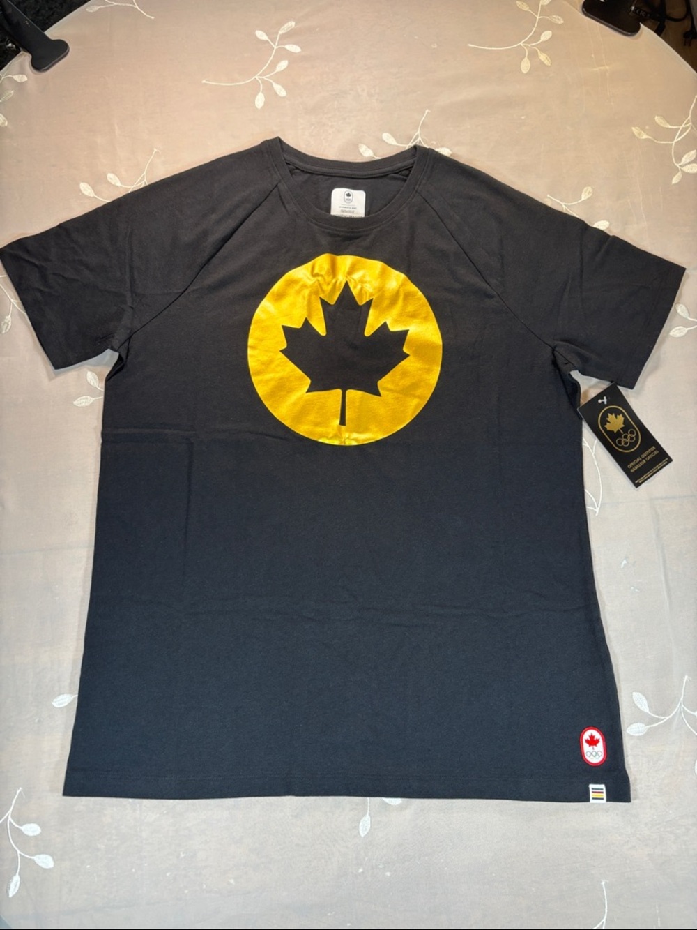 Black Hudson’s Bay Woman T-Shirt with Gold Maple Leaf Graphic Olympic Large